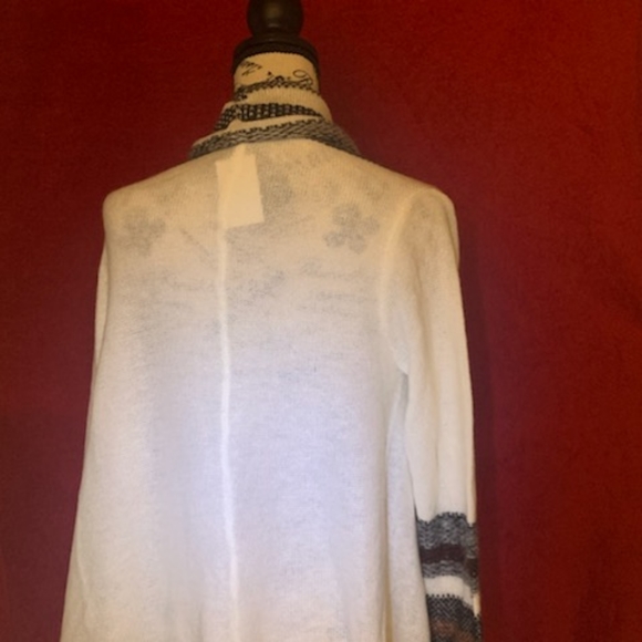 Cute wrap sweater - Picture 2 of 5